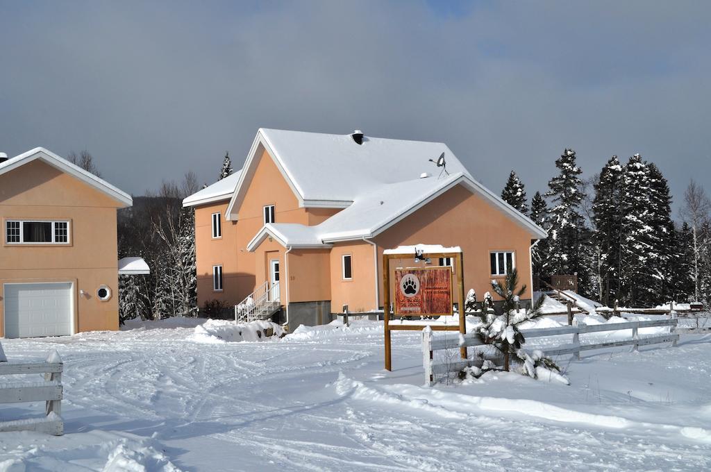 La Taniere De L'Ours Hotel Saint-Donat-de-Montcalm Buitenkant foto