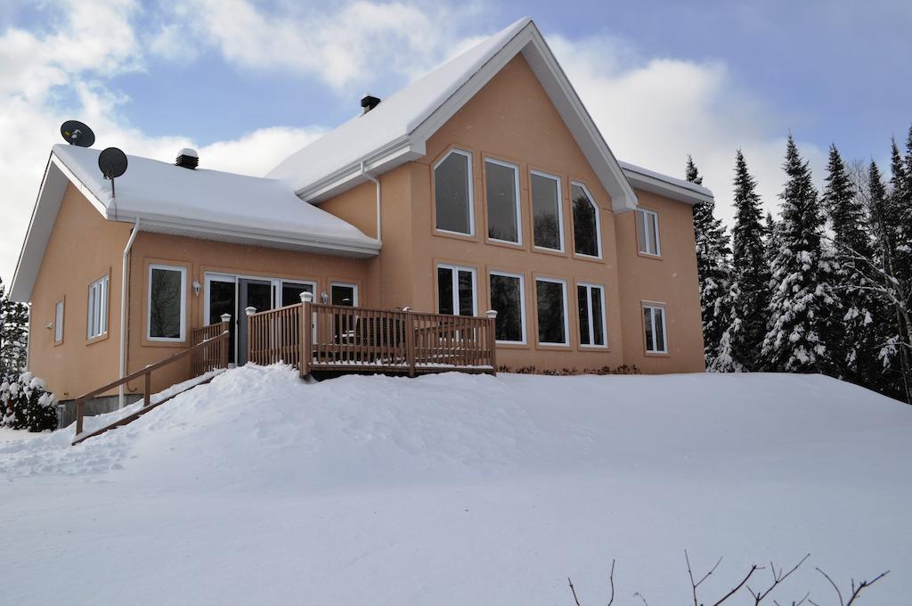 La Taniere De L'Ours Hotel Saint-Donat-de-Montcalm Buitenkant foto