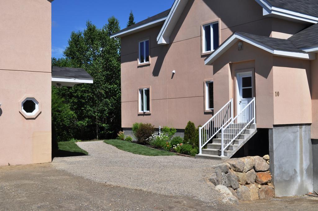 La Taniere De L'Ours Hotel Saint-Donat-de-Montcalm Kamer foto