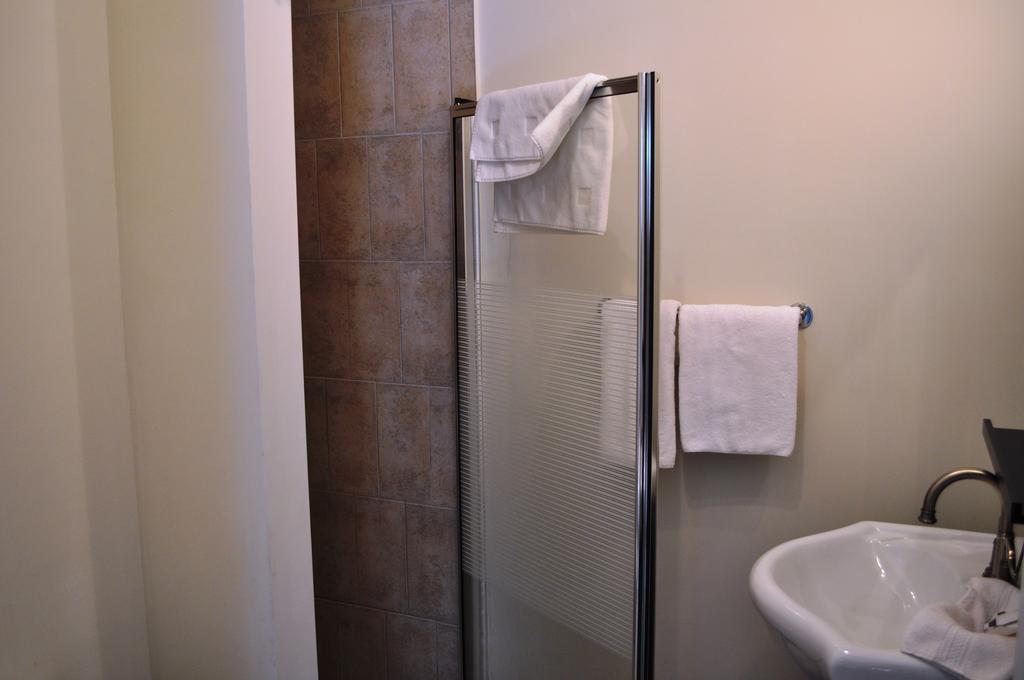 La Taniere De L'Ours Hotel Saint-Donat-de-Montcalm Kamer foto