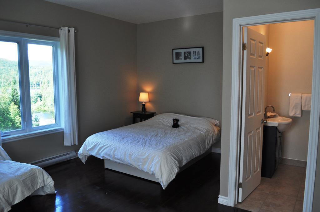 La Taniere De L'Ours Hotel Saint-Donat-de-Montcalm Kamer foto