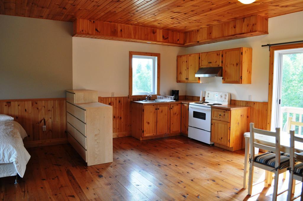 La Taniere De L'Ours Hotel Saint-Donat-de-Montcalm Kamer foto