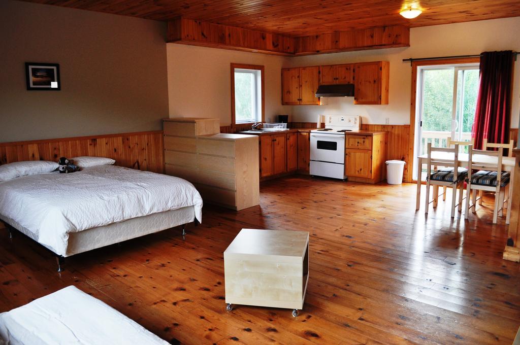 La Taniere De L'Ours Hotel Saint-Donat-de-Montcalm Kamer foto