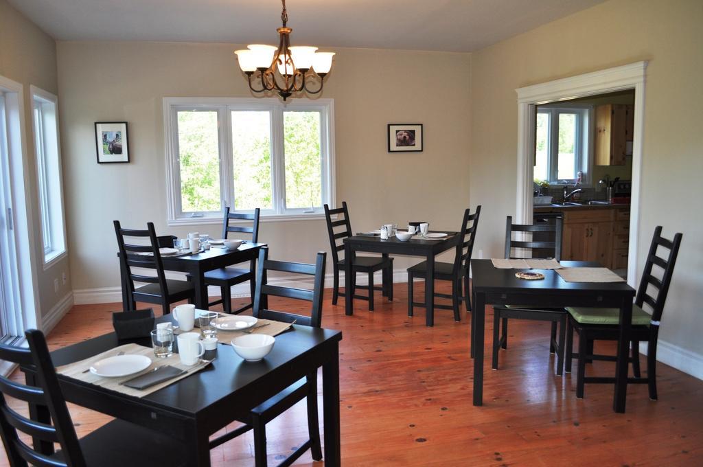 La Taniere De L'Ours Hotel Saint-Donat-de-Montcalm Buitenkant foto
